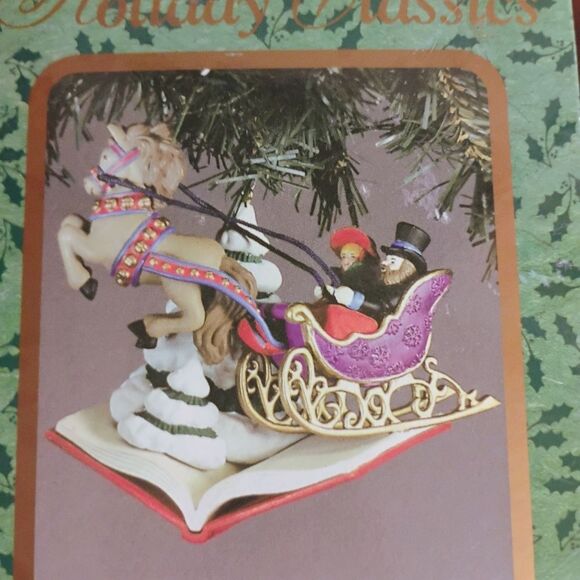 Festive Red and Green Holiday Ornaments - Picture 2 of 7